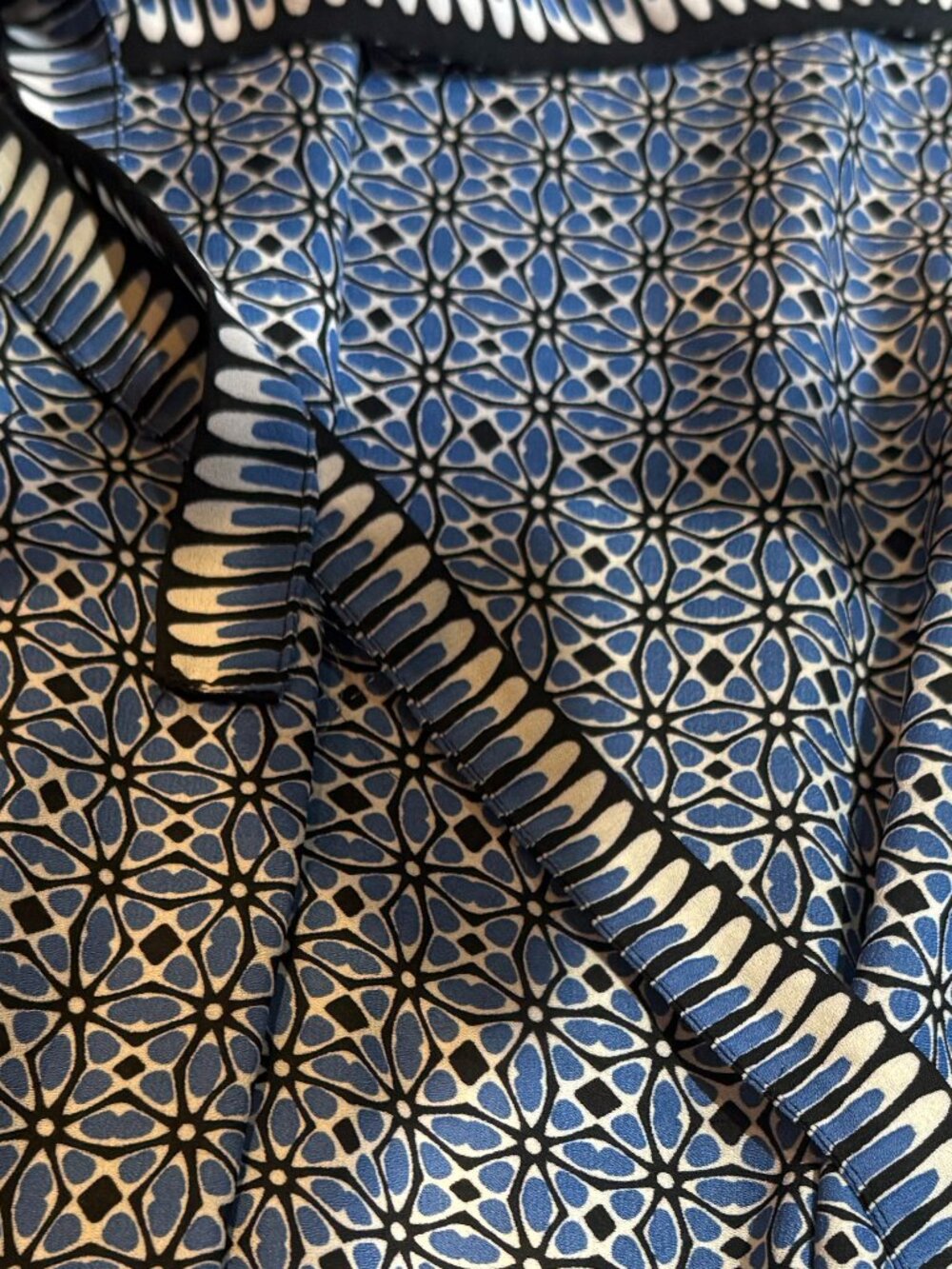 Blue and white patterned short sleeve midi dress with tie